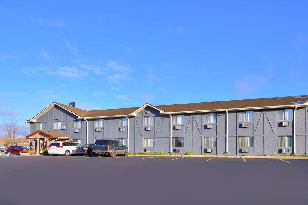 Americas Best Value Inn & Suites Detroit Lakes Exterior foto