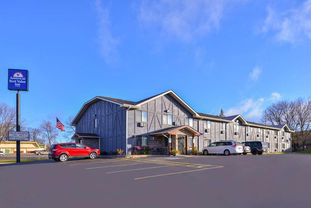 Americas Best Value Inn & Suites Detroit Lakes Exterior foto