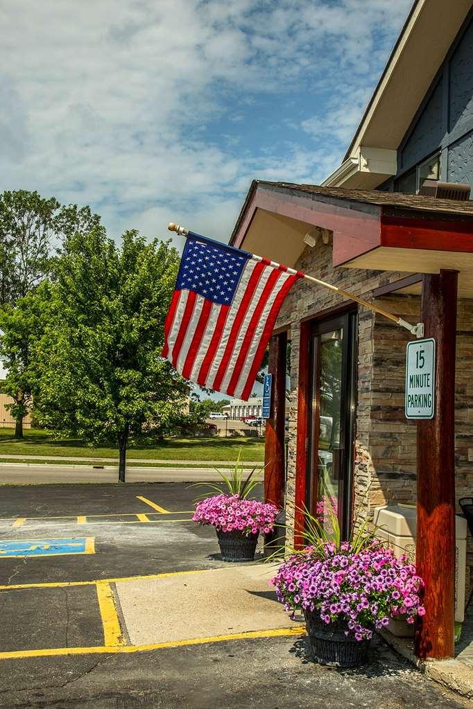 Americas Best Value Inn & Suites Detroit Lakes Exterior foto