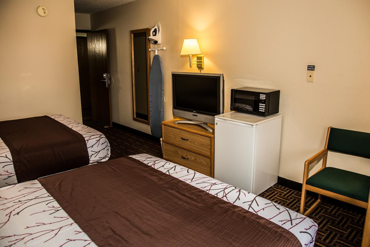 Americas Best Value Inn & Suites Detroit Lakes Exterior foto