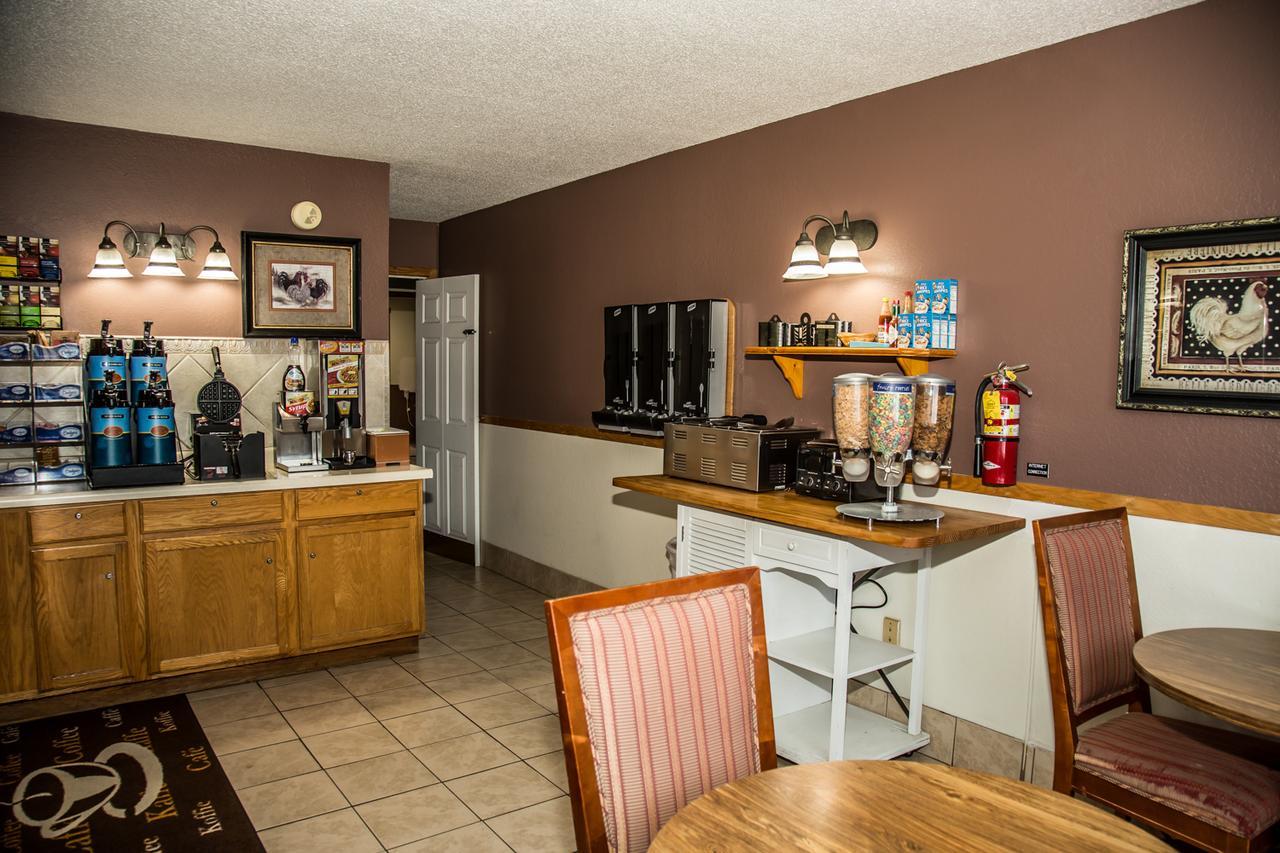 Americas Best Value Inn & Suites Detroit Lakes Exterior foto