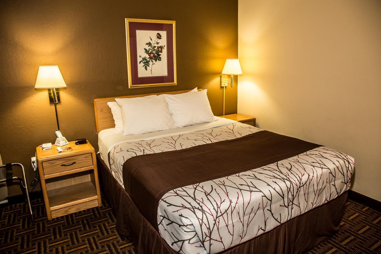 Americas Best Value Inn & Suites Detroit Lakes Exterior foto