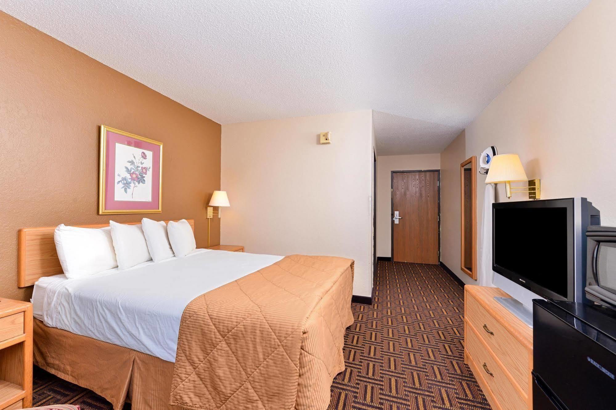 Americas Best Value Inn & Suites Detroit Lakes Exterior foto