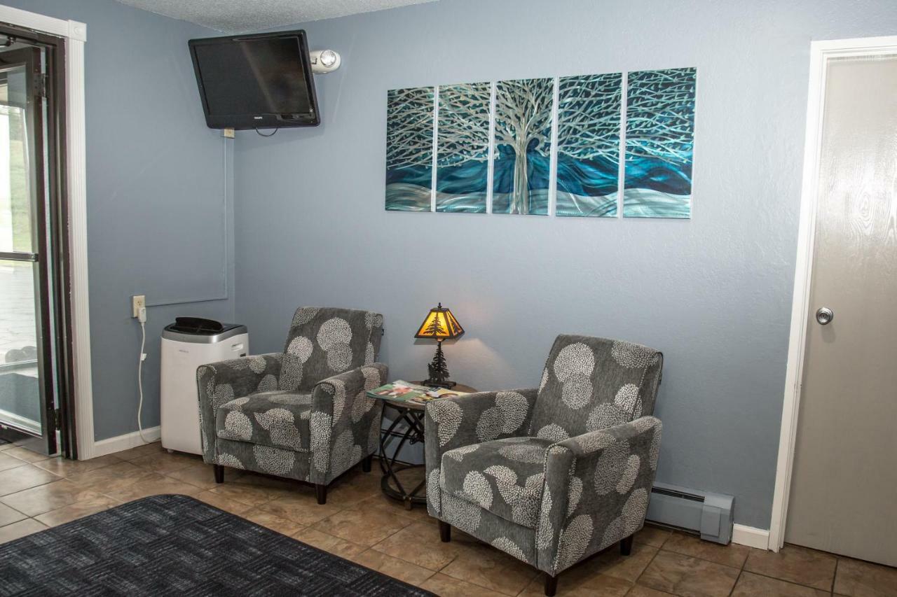 Americas Best Value Inn & Suites Detroit Lakes Exterior foto